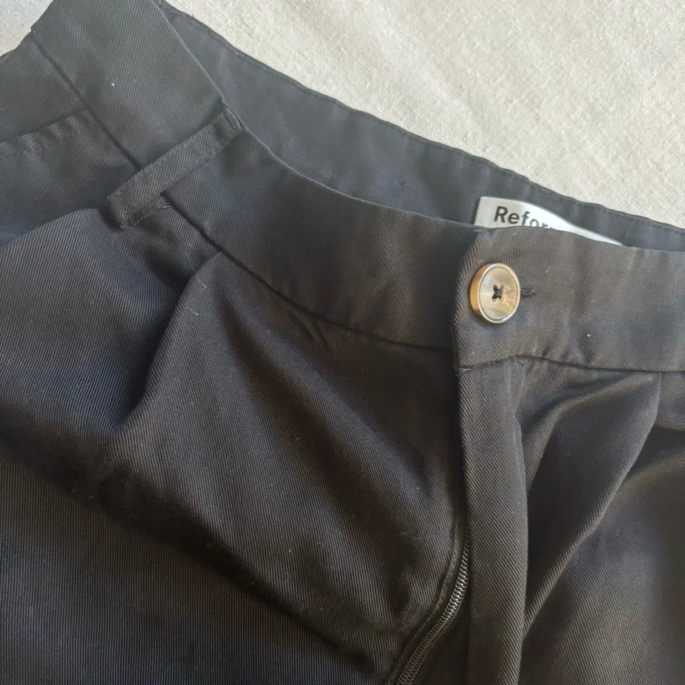 Reformation Mason High Rise Shorts Black Tencel Tailored Size 6 - Picture 5 of 9